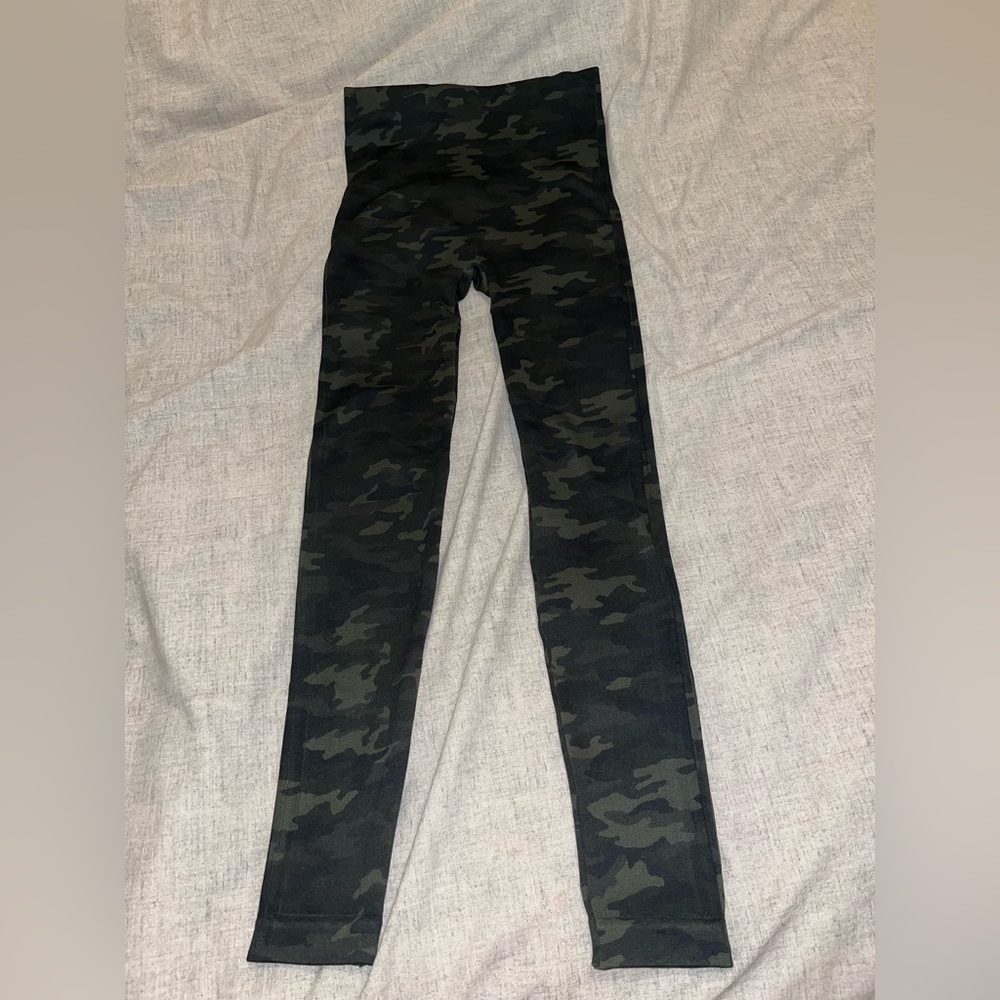 Spanx Look At Me Now Leggings